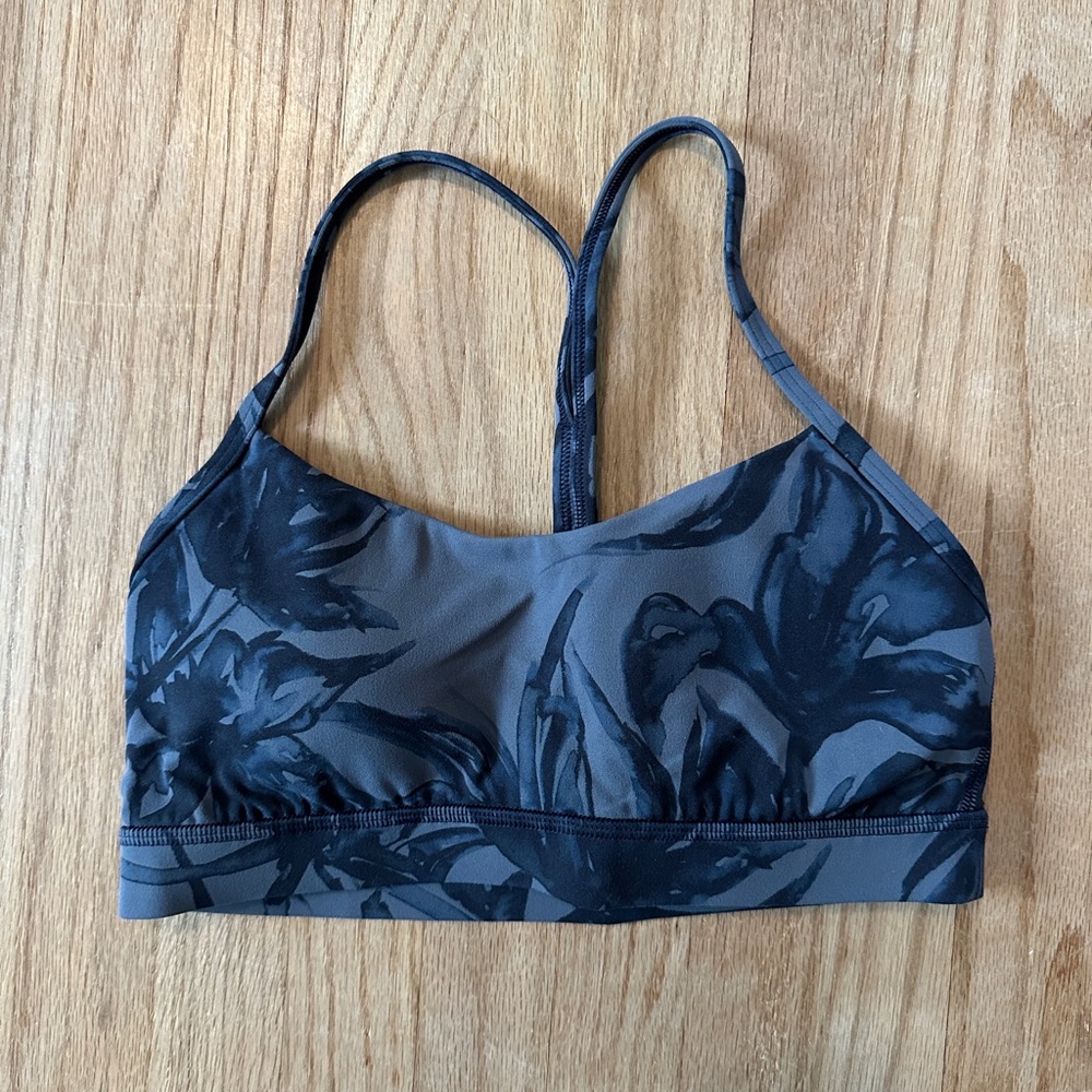 Lululemon Flow Y Nulu Bra Light Support Sports Bra